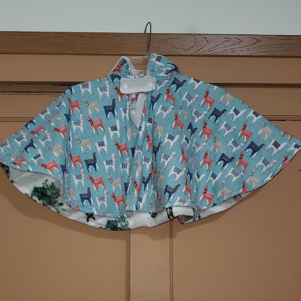 Charming Llama Print Kids Carseat Cape